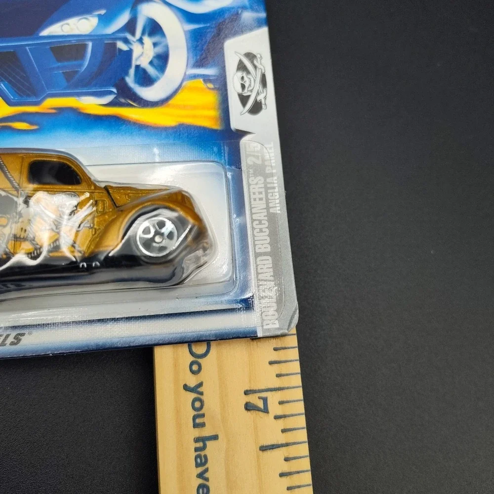 Hot Wheels Boulevard Buccaneers 2/5 #81‎ 2003 Toy Car ANGLIA PANEL BB19.2ON3354